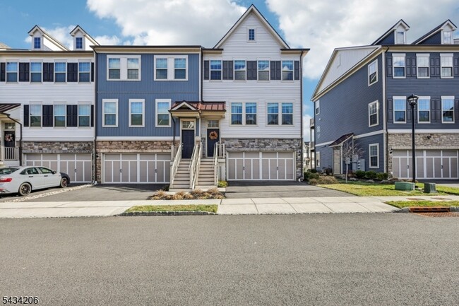 Building Photo - 21 Dahlia Dr