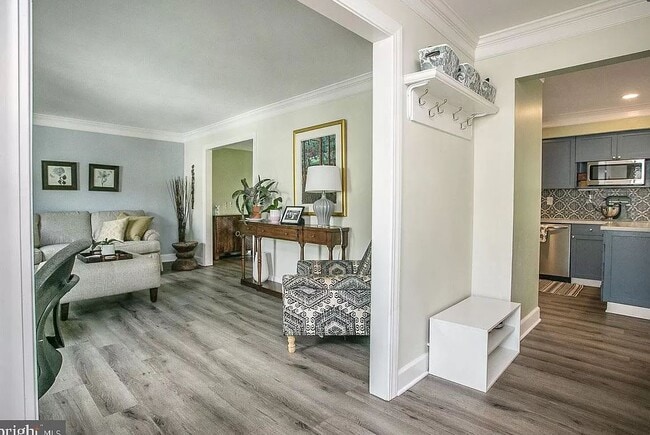 Photo - 295 Sugartown Rd