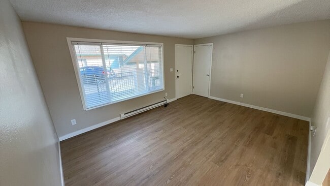 Photo - upgraded 2 bedroom 1 bath condo in downtow... Unit #4