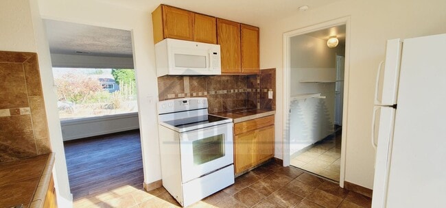 Photo - Absolutely Gorgeous 3 bd, 1 ba House locat...