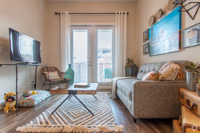 1 BR, 1 BA - 616 SF
