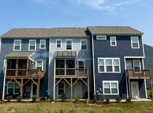 Photo - Scenic 3-Bed Townhome with Screened Porch, First Floor Storage & 1-Car Garage – Overlooking the G...