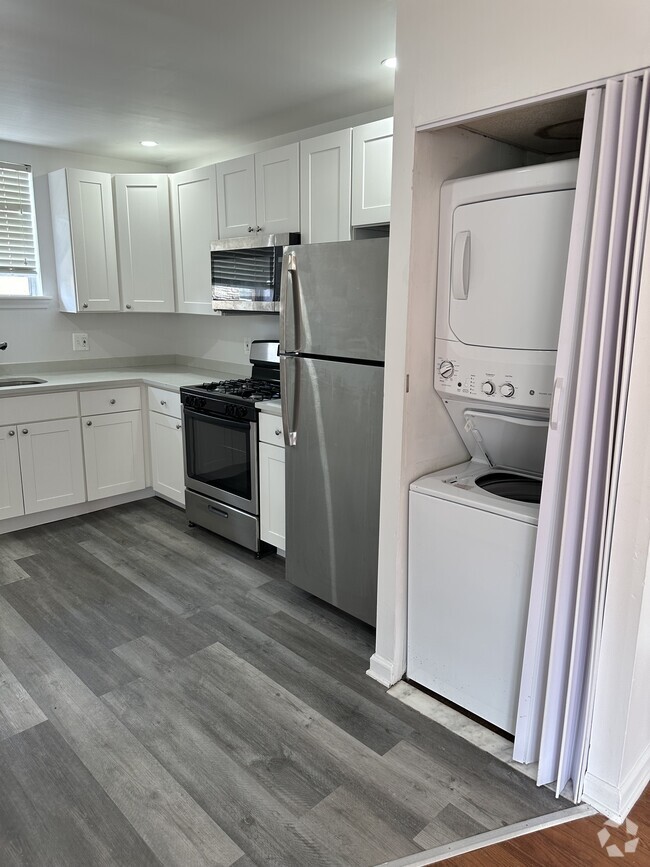 Building Photo - 909 W Moyamensing Ave Rental