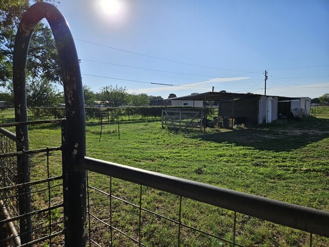 1203 E County Rd 128