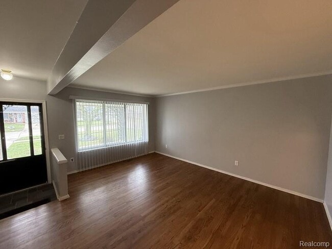 Photo - 34660 MacDonald Dr