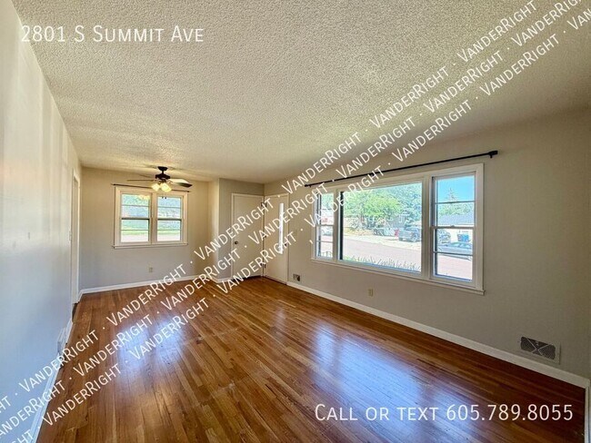 Photo - 2801 S Summit Ave
