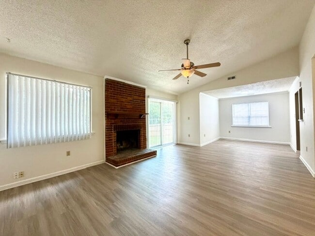 Photo - 8231 Meadowdale Ln
