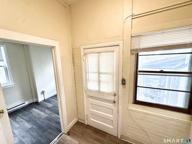 Photo - 1431 Bank St Unit 1B