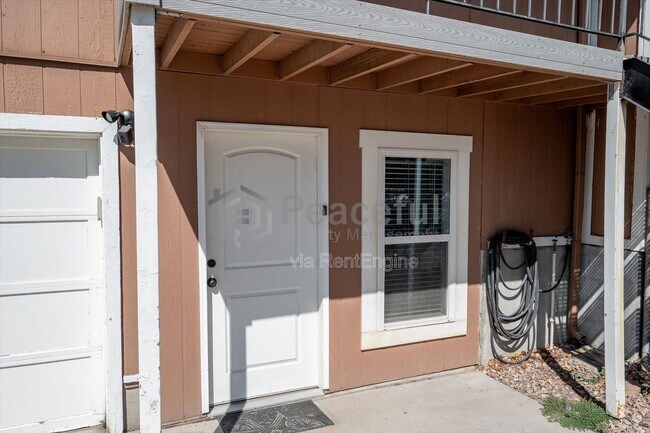 Photo - 1425 Mandalay Rd W Unit B2