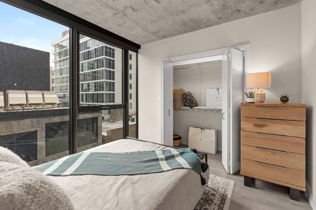 Photo - 172 W Huron St