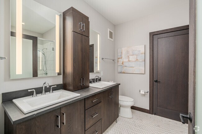 2BR, 2BA - 2,237SF - Primary Bathroom