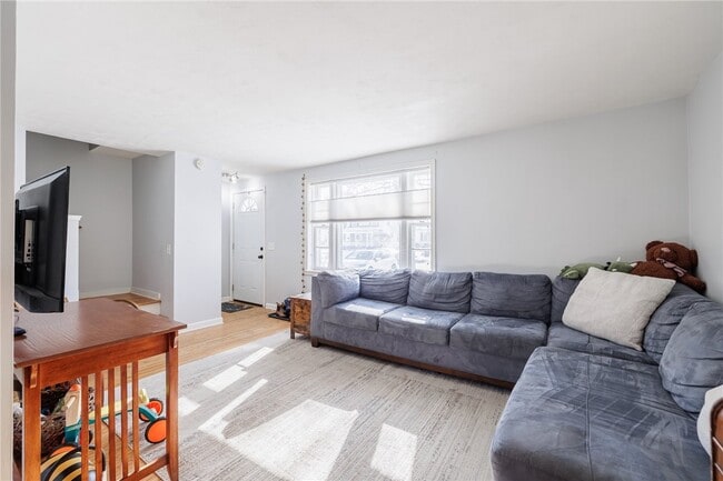 Photo - 206 Farmington Rd