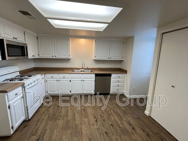 Photo - 3926 W Meadow Ave