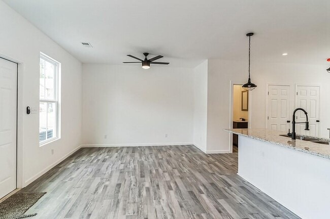 Photo - 4011 Redan Rd
