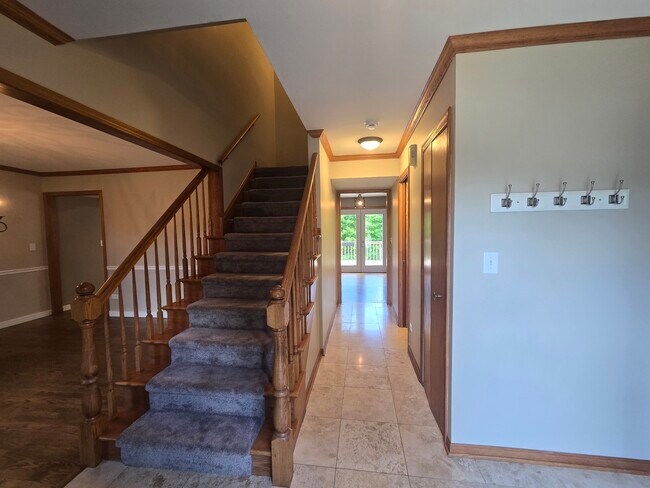 Photo - 1565 Old Barn Cir