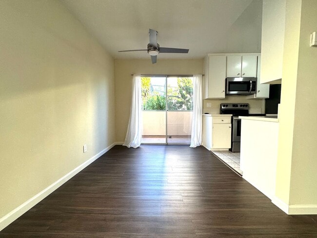 Photo - 1124 N Olive Dr Unit 208