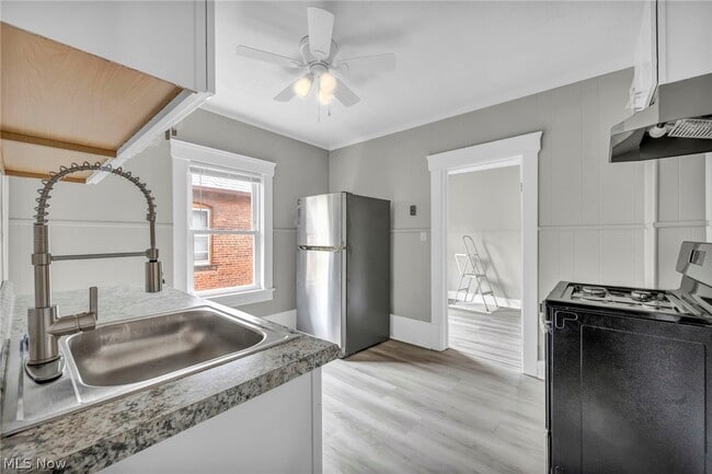 Photo - 2023 Robin St