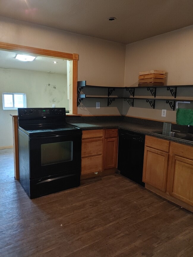 Photo - 823 S Hall