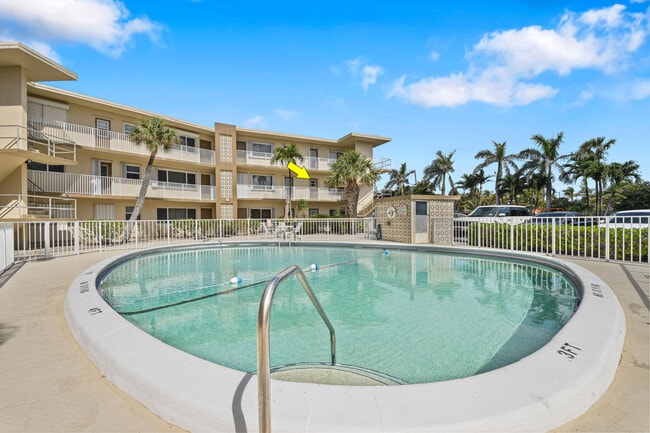 Building Photo - 3600 N Ocean Dr Unit 201