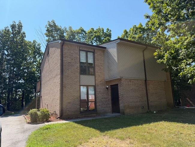 Photo - 5305 Century Dr