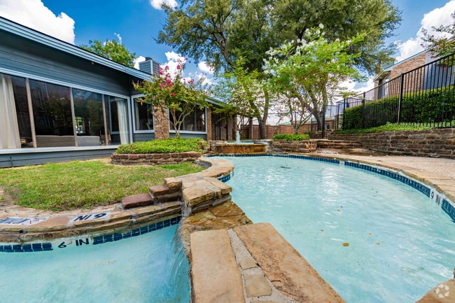 Building Photo - Woodwind Irving Rental