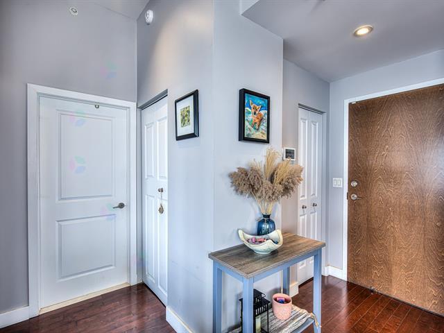 Photo - 7525 Av Mountain Sights Unité 908