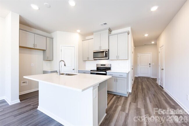 Photo - 5240 Brailey Cir