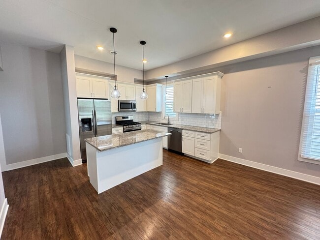 Photo - 707 Livingston Ave NE Townhome