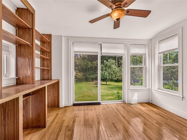 Photo - 82 Clovercrest Dr
