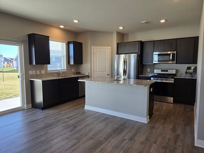 Photo - 2075 Aloha Ave