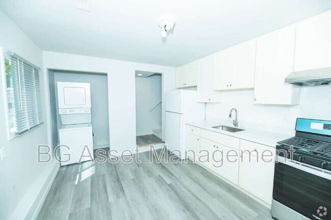 Building Photo - 3025 Yolo Ave Rental