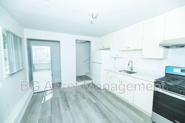 Building Photo - 3025 Yolo Ave Rental