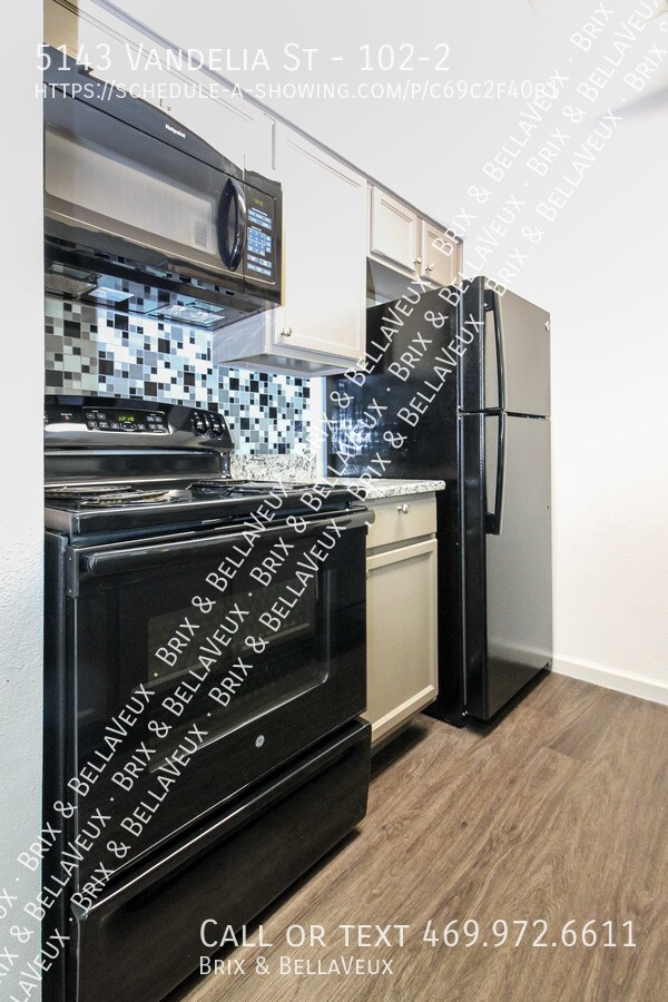 Building Photo - 5143 Vandelia St Unit 102-2