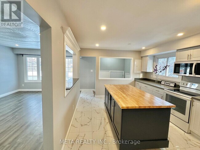 Photo - 1398 Lakefield St