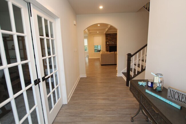 Photo - Spring Breeze Beauty! What a house!!!!!