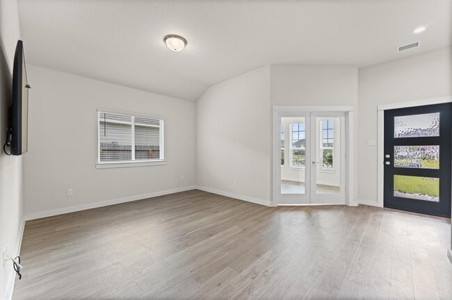 Photo - 21409 Mary Myrtle St
