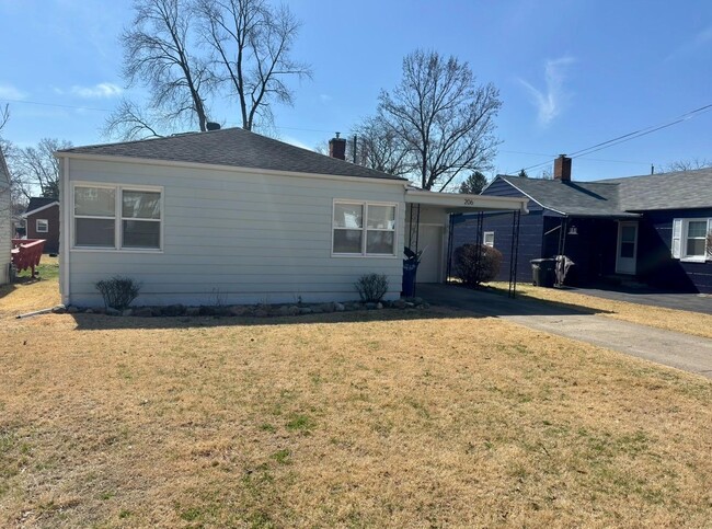 Photo - 206 W Conron Ave