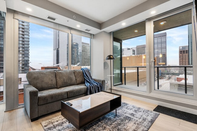 Building Photo - 10180-10103 103 St NW Unit ID1314537P