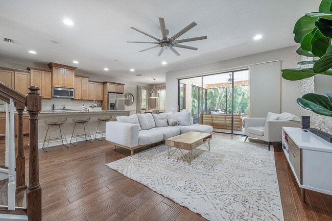 Building Photo - 10238 Blossom Trail Unit SI ID1520556P