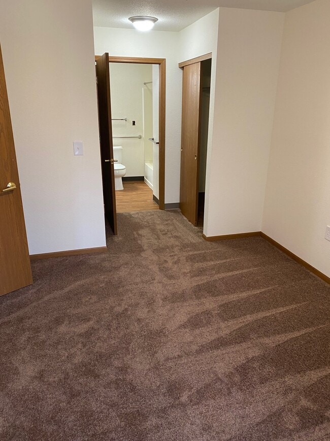 Bedroom Closet Area - Mill Pond Senior Apartments - 55+