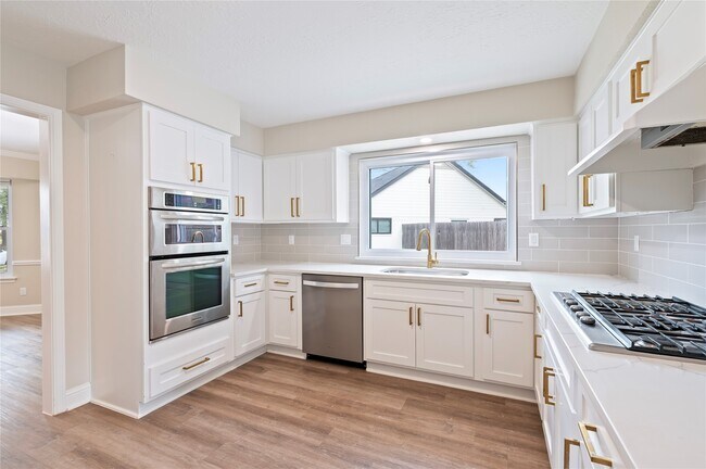 Photo - 15411 Woodcote Ct