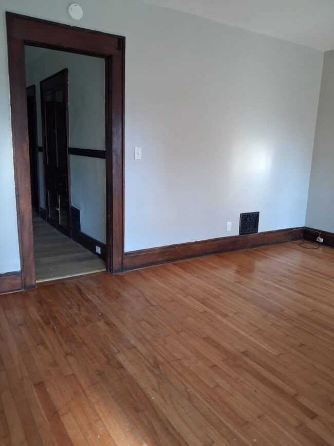 Photo - 208 Van Rensselaer St