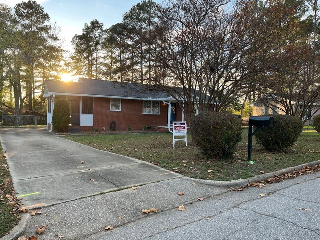 Beautiful All Brick Ranch Home In Raleigh,... - Beautiful All Brick Ranch Home In Raleigh,...