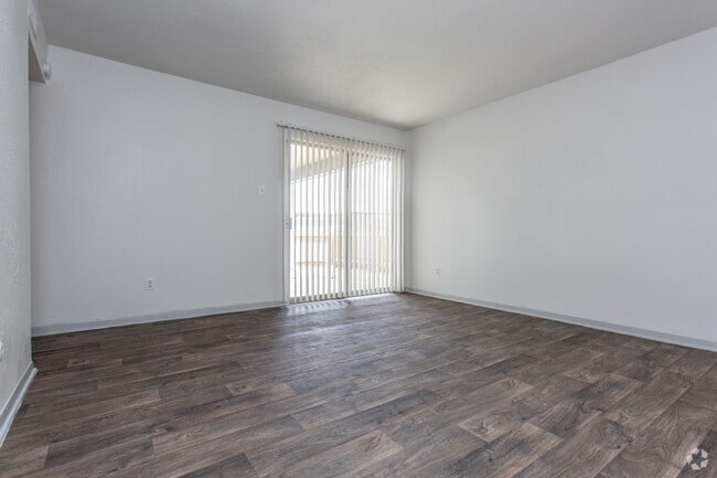 3 Br, 2 Ba - 1153 SF - Living Room