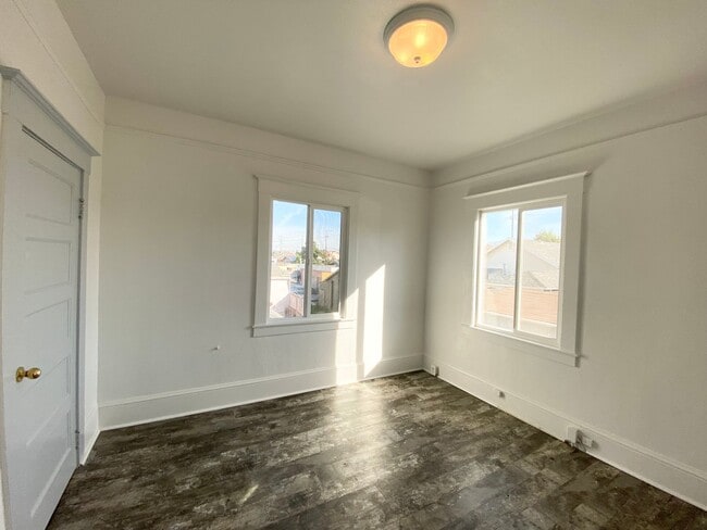 Photo - 654-656 20th St Unit 654