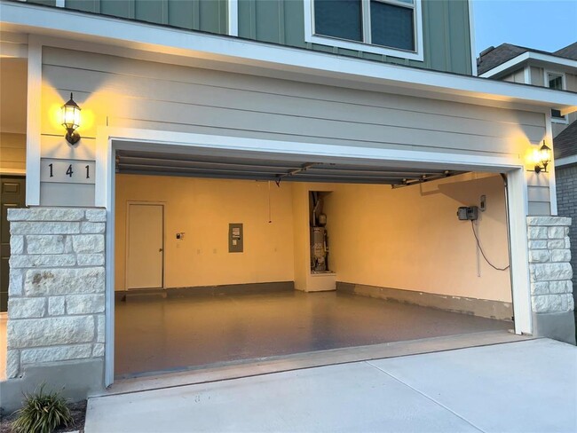 Photo - 141 Banyon Dr