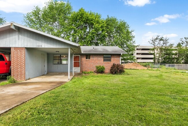Photo - Convair Duplex Unit 1000 Convair St.