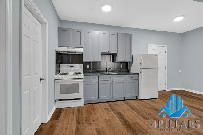 Photo - "Charming 2-Bedroom Haven in East Chicago - Spacious 750 Sq Ft Gem!" Unit 2F