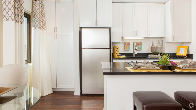 Light and bright kitchens with custom cabinets - Skye at Belltown Rental