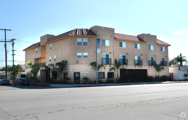 Building Photo - 4854 Laurel Canyon Blvd